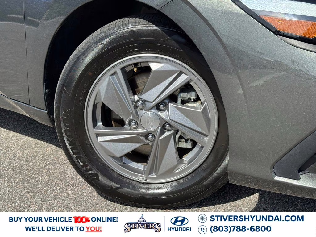 2025 Amazon Gray Hyundai Elantra SE FWD Sedan