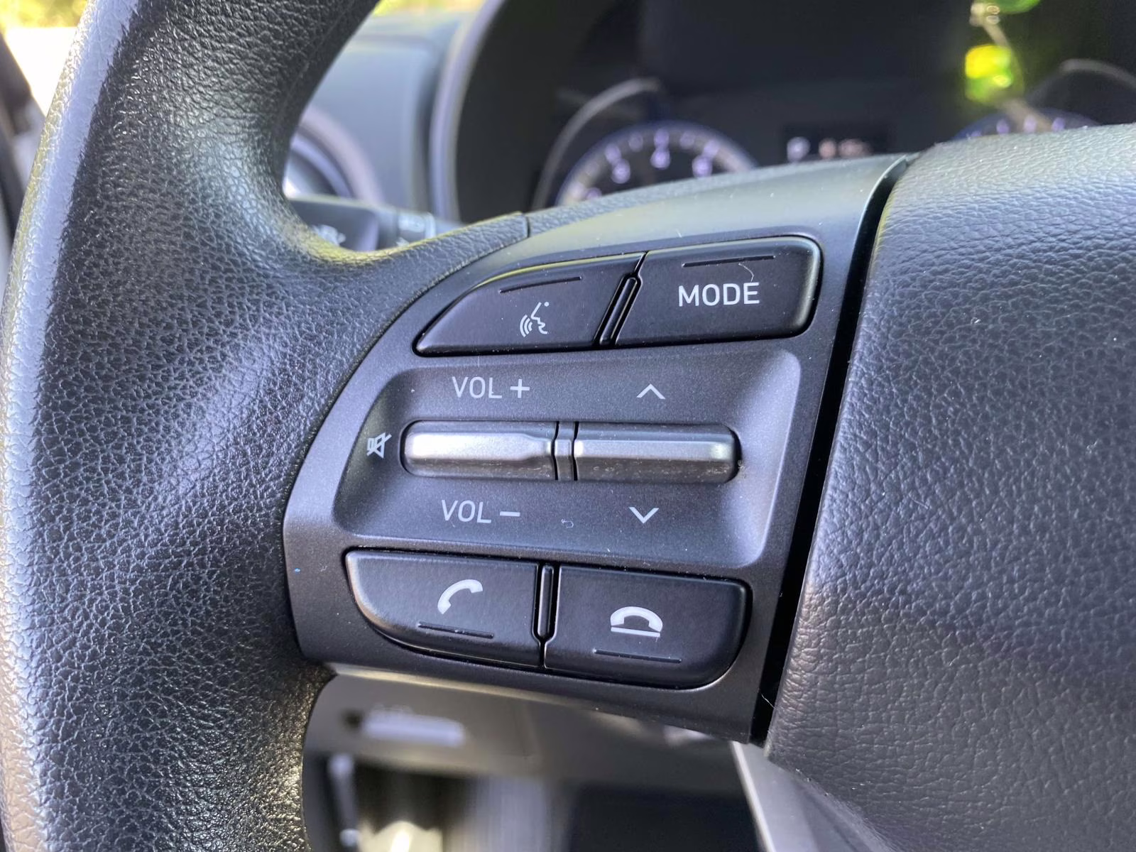 2021 Chalk White Hyundai Kona SE AWD SUV