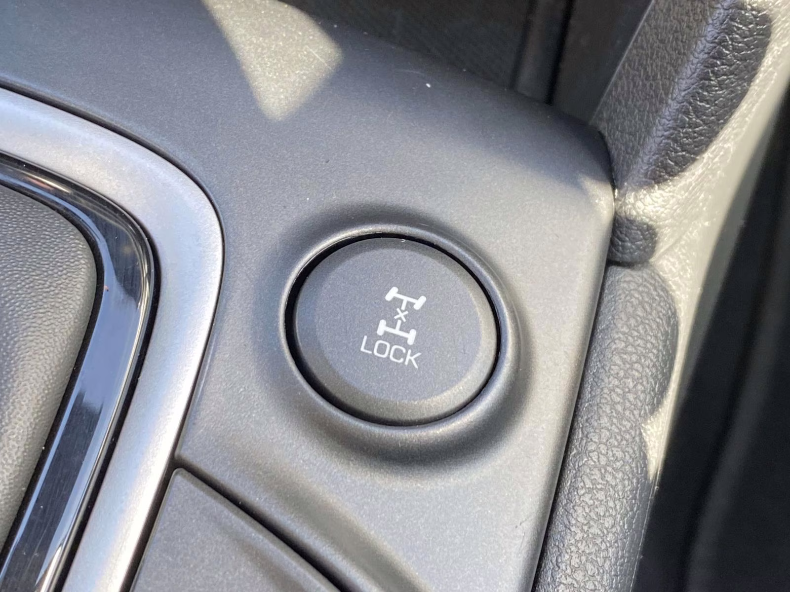 2021 Chalk White Hyundai Kona SE AWD SUV