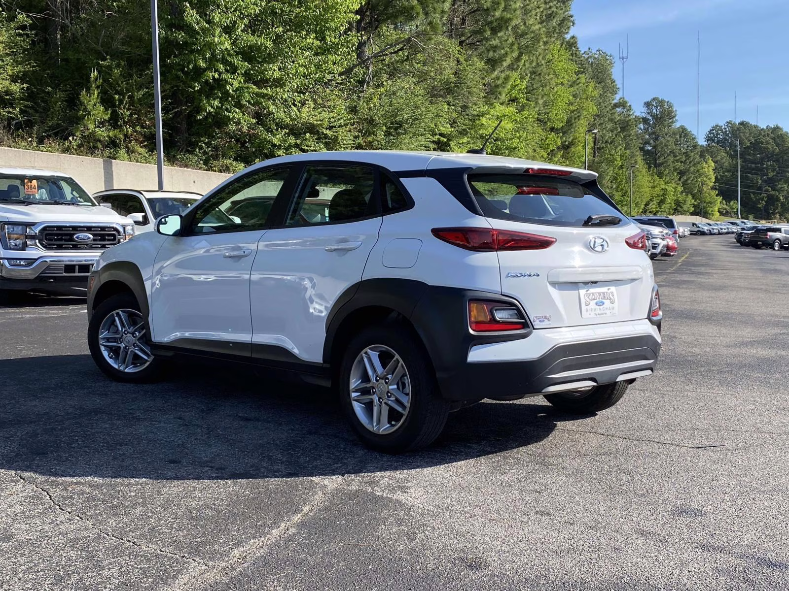 2021 Chalk White Hyundai Kona SE AWD SUV
