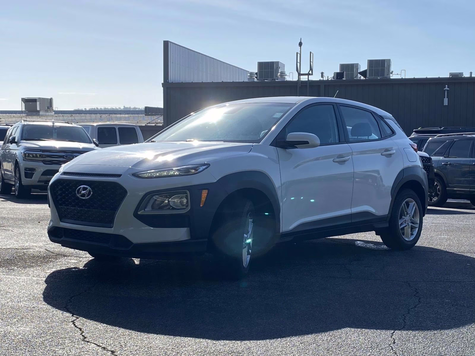 2021 Chalk White Hyundai Kona SE AWD SUV