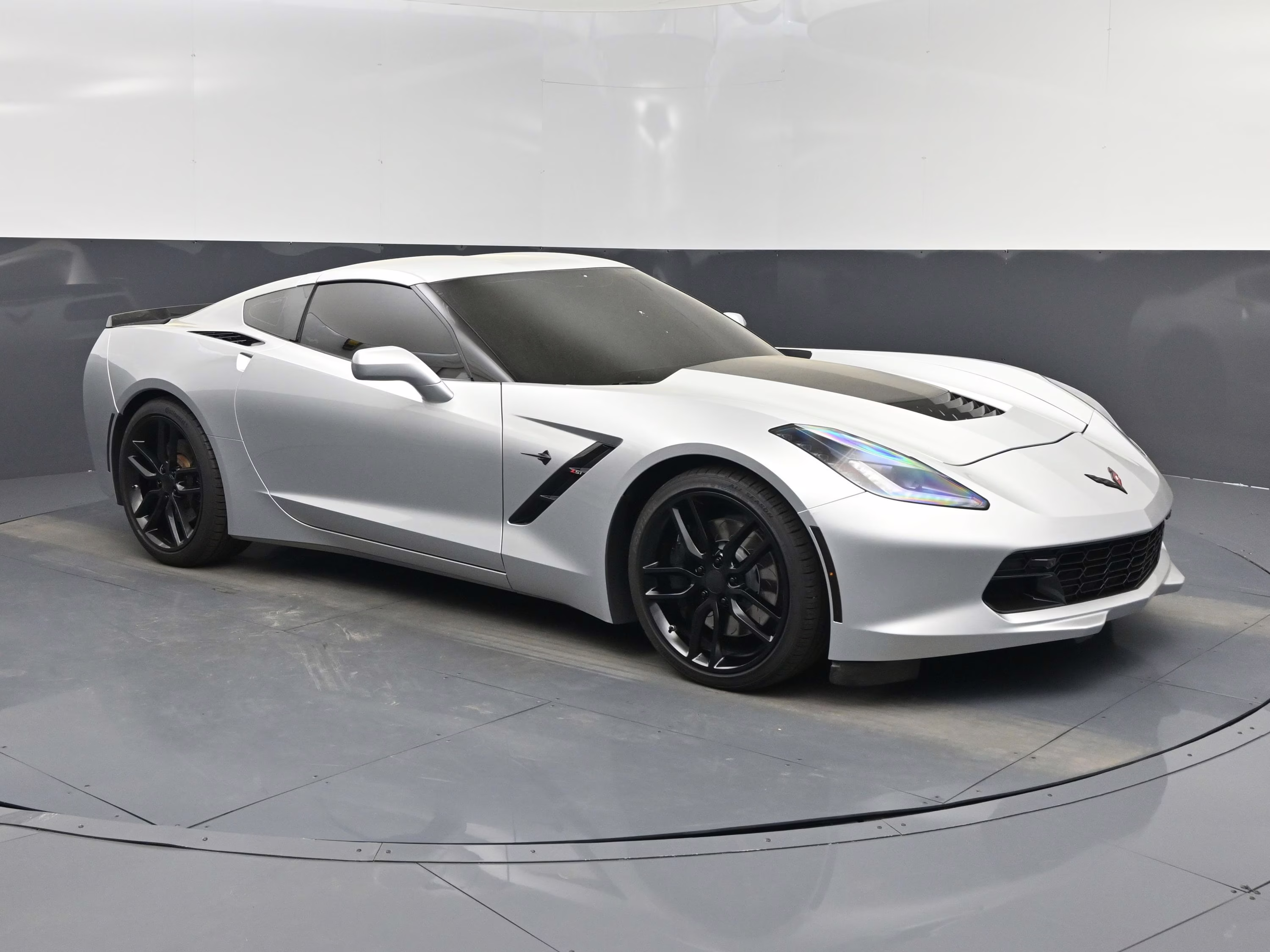 2016 Blade Silver Metallic Chevrolet Corvette Stingray Z51 RWD Coupe