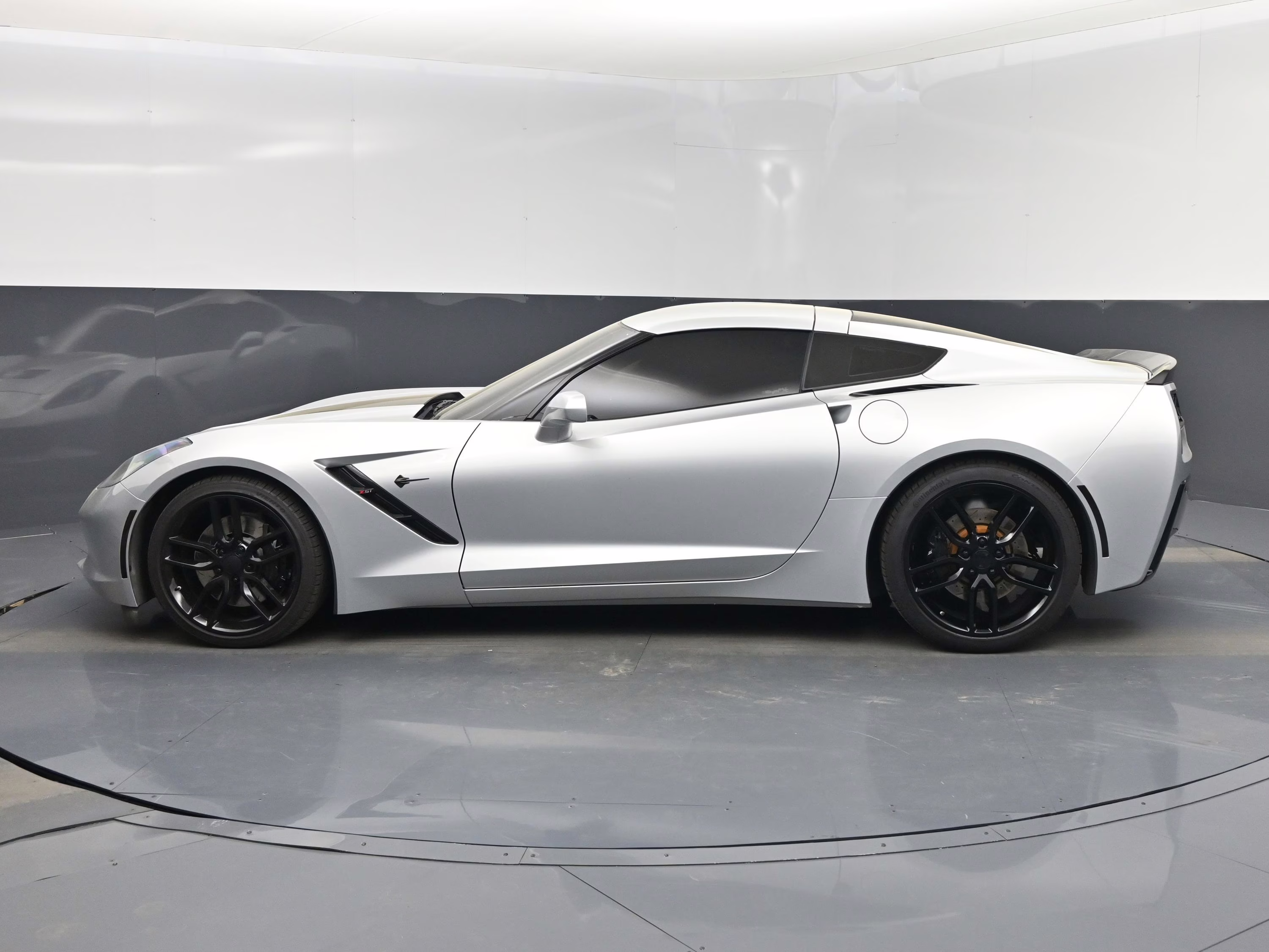 2016 Blade Silver Metallic Chevrolet Corvette Stingray Z51 RWD Coupe