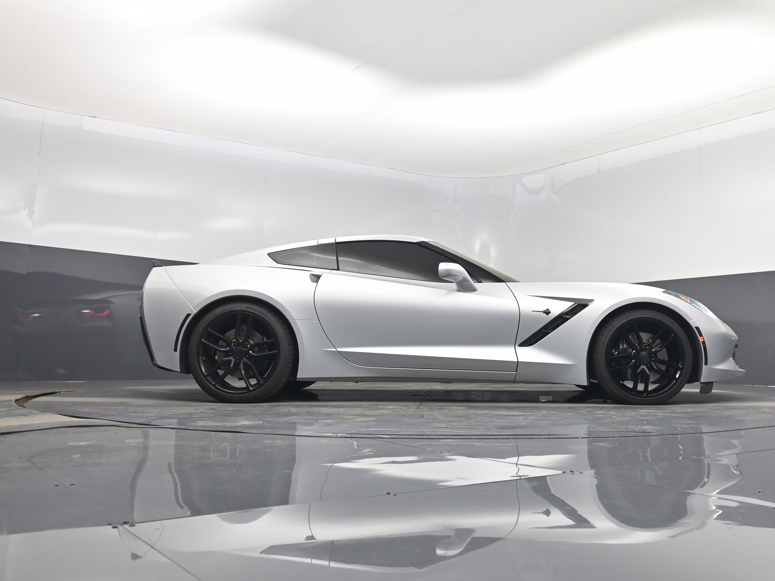 2016 Blade Silver Metallic Chevrolet Corvette Stingray Z51 RWD Coupe