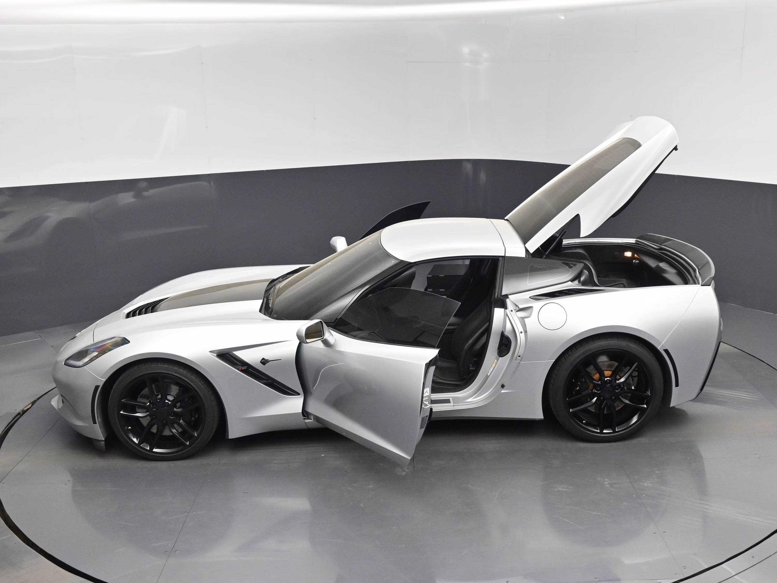 2016 Blade Silver Metallic Chevrolet Corvette Stingray Z51 RWD Coupe