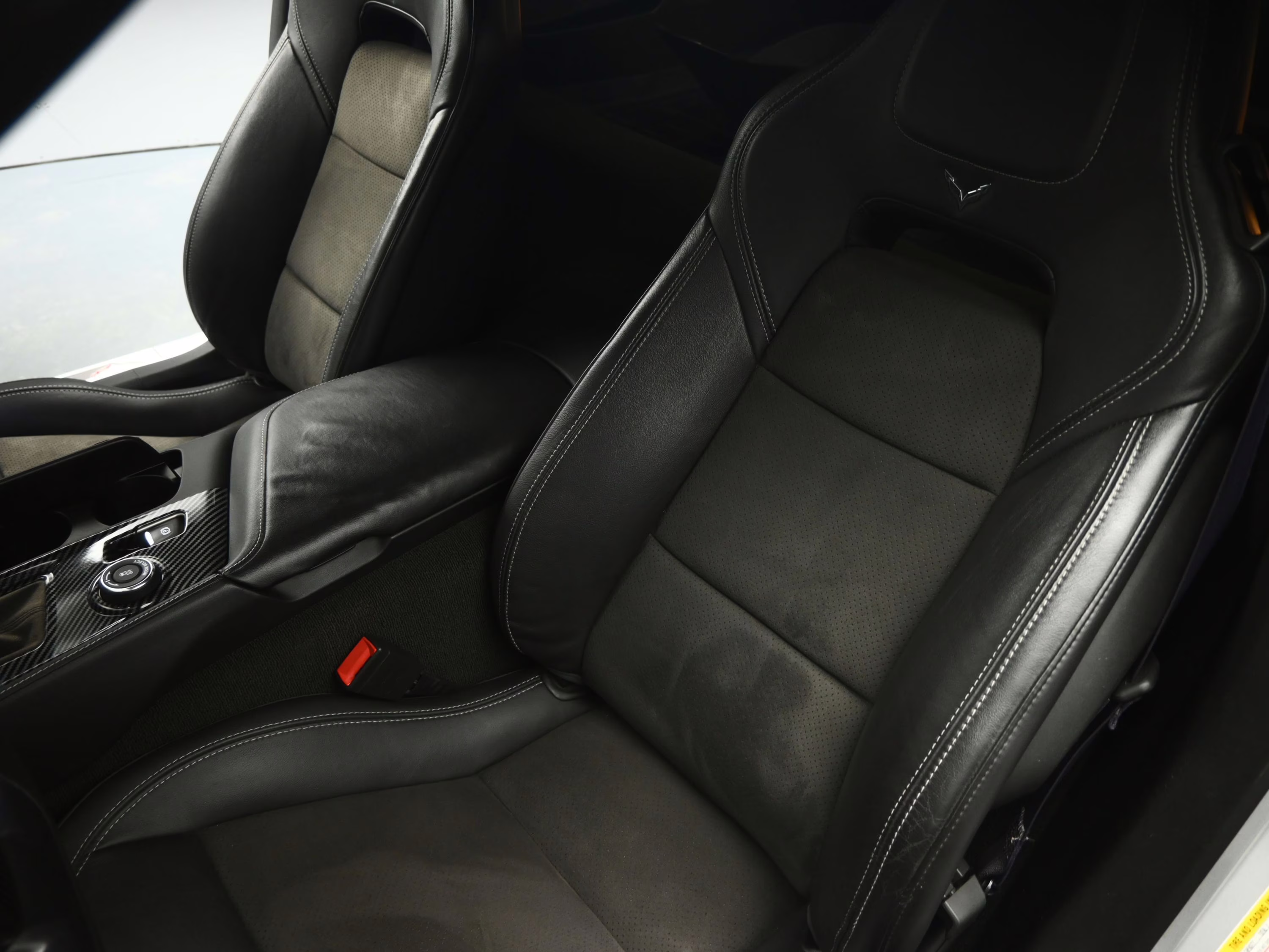 2016 Blade Silver Metallic Chevrolet Corvette Stingray Z51 RWD Coupe