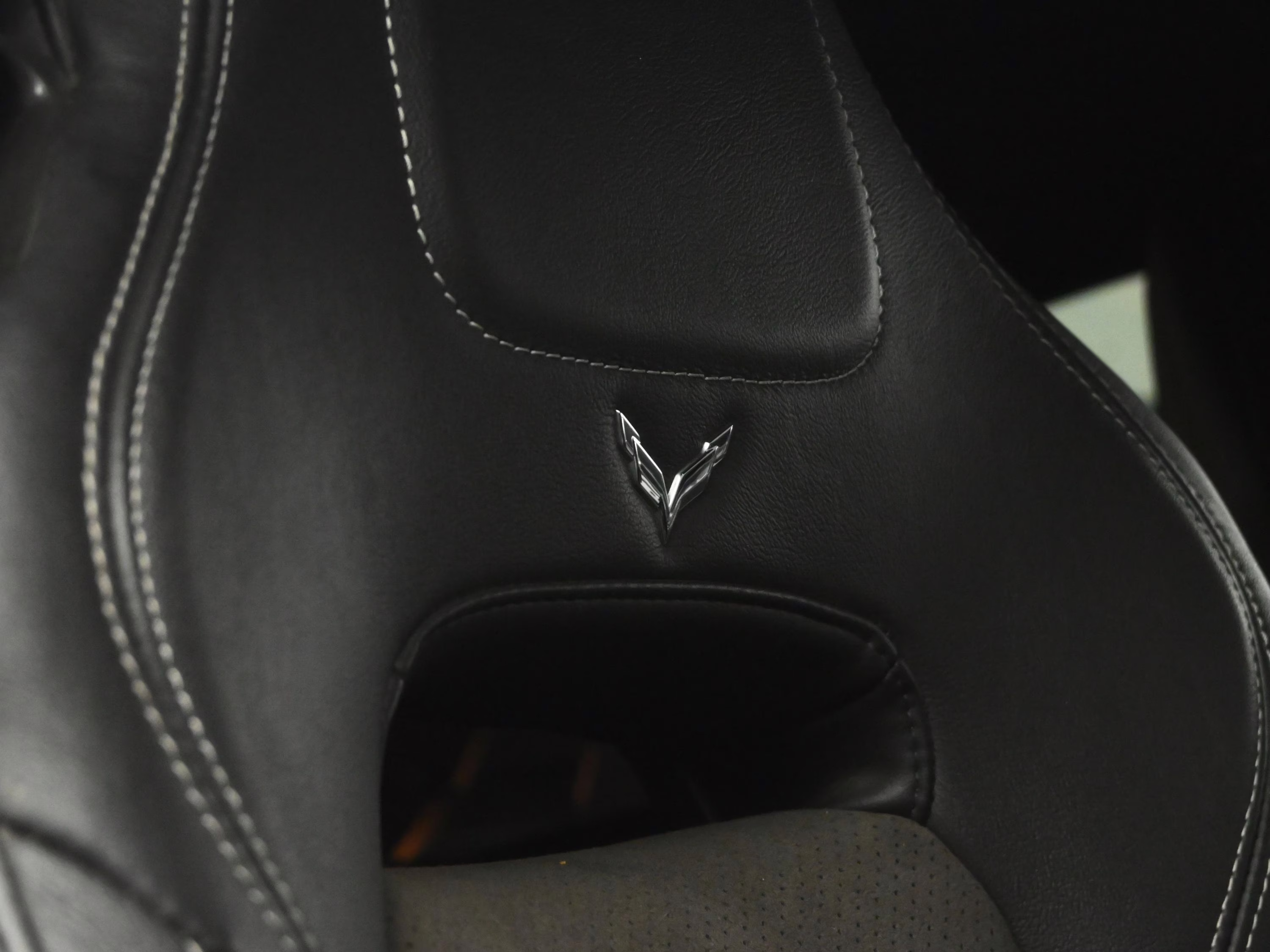 2016 Blade Silver Metallic Chevrolet Corvette Stingray Z51 RWD Coupe