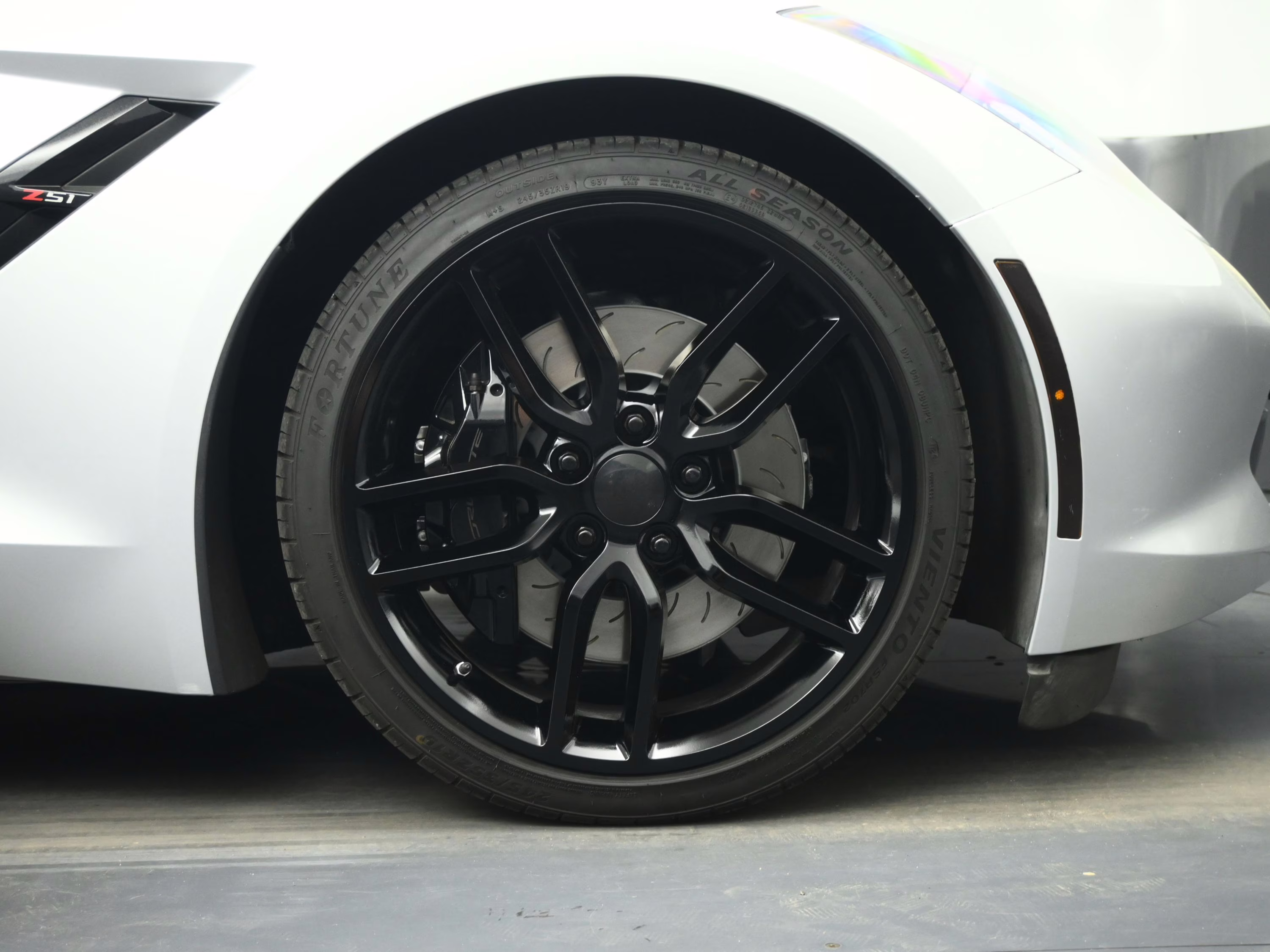 2016 Blade Silver Metallic Chevrolet Corvette Stingray Z51 RWD Coupe