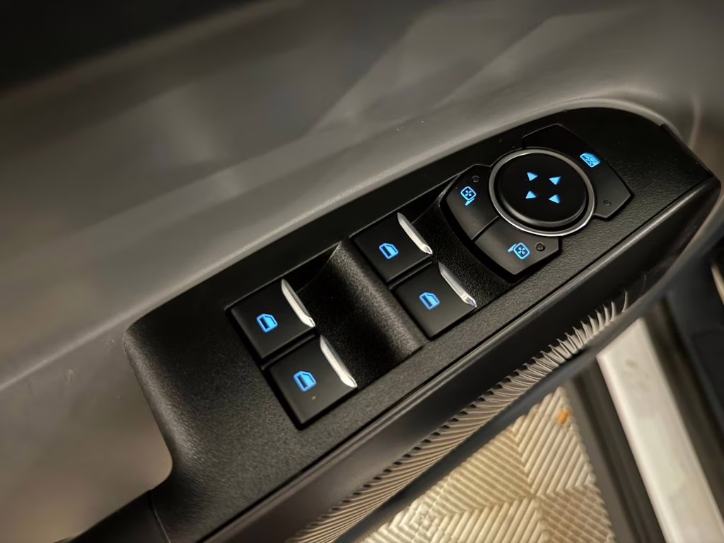 2026 Oxford White Ford Maverick XL FWD Truck