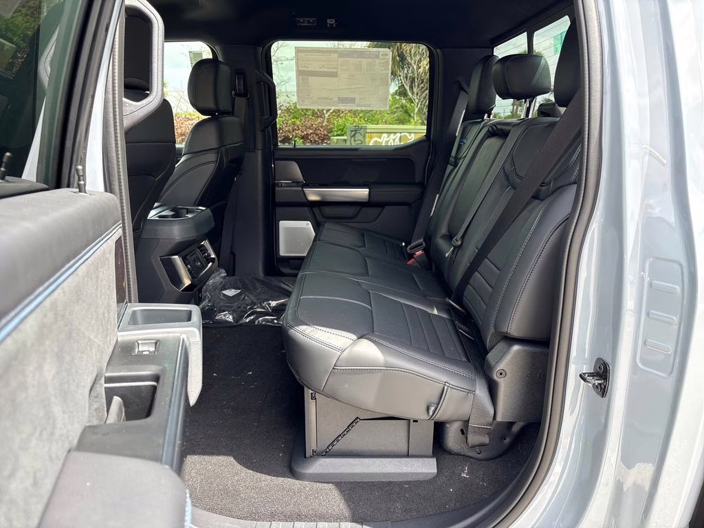 2026 Glacier Gray Metallic TriCoat Ford Super Duty F-350 SRW Platinum 4X4 Truck