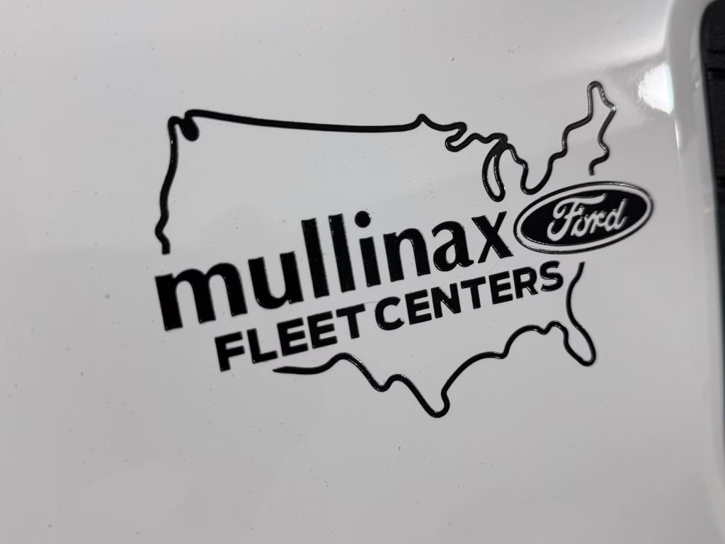 2026 Oxford White Ford Maverick XL FWD Truck