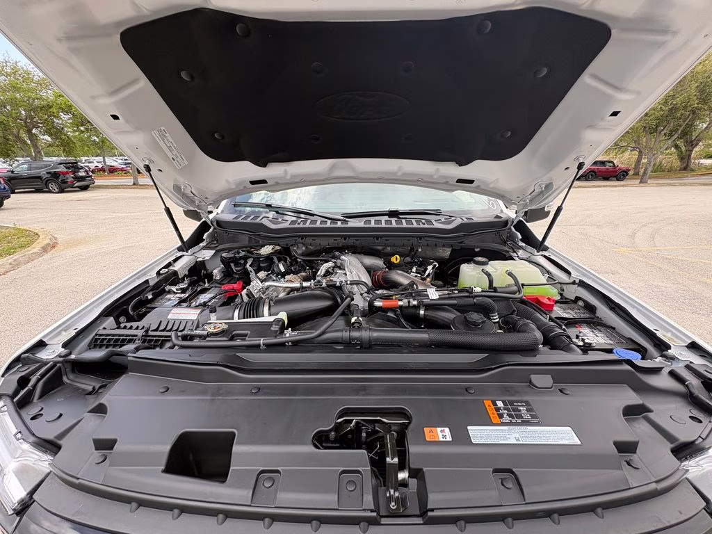 2026 Star White Metallic Tri-Coat Ford Super Duty F-350 SRW Platinum 4X4 Truck