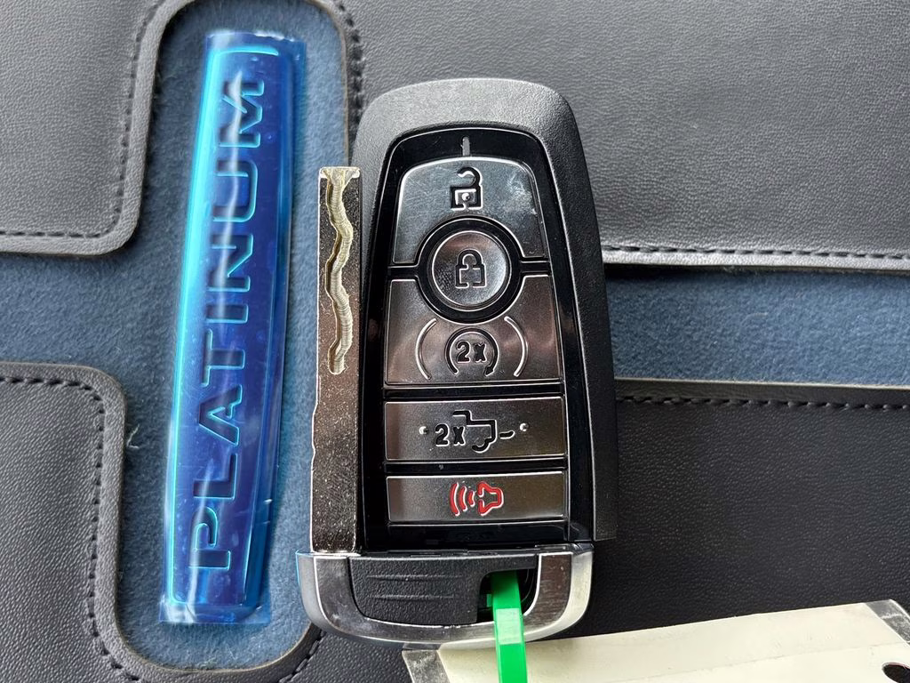 2026 Glacier Gray Metallic TriCoat Ford Super Duty F-350 SRW Platinum 4X4 Truck