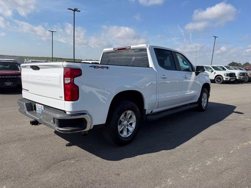 2022 Summit White Chevrolet Silverado LT 4X4 Truck