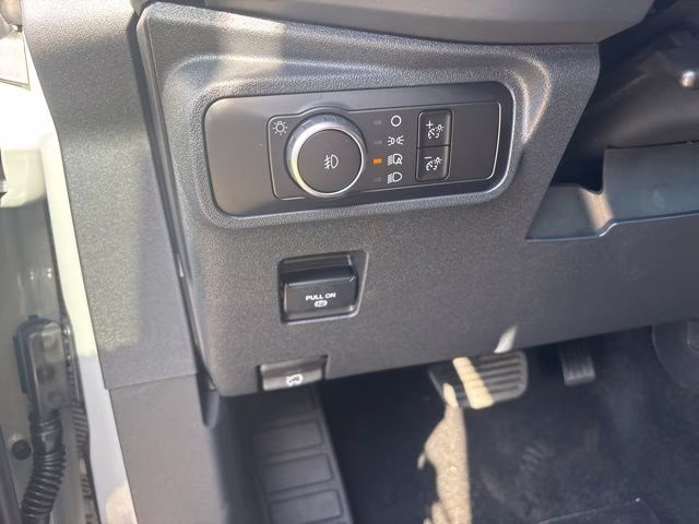 2026 Avalanche Gray Ford Bronco Outer Banks 4X4 SUV