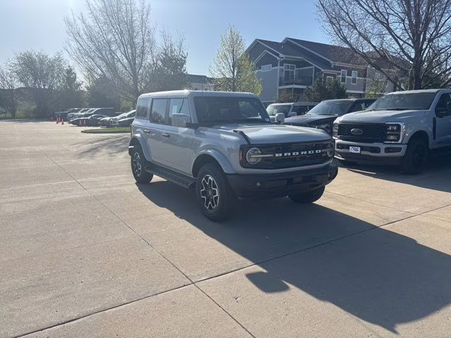 2026 Avalanche Gray Ford Bronco Outer Banks 4X4 SUV