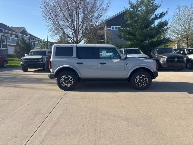 2026 Avalanche Gray Ford Bronco Outer Banks 4X4 SUV