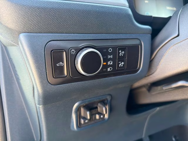 2026 Oxford White Ford Maverick XL AWD Truck