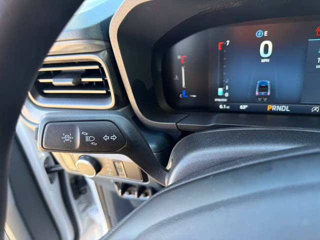 2026 Oxford White Ford Maverick XL AWD Truck