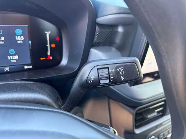 2026 Oxford White Ford Maverick XL AWD Truck