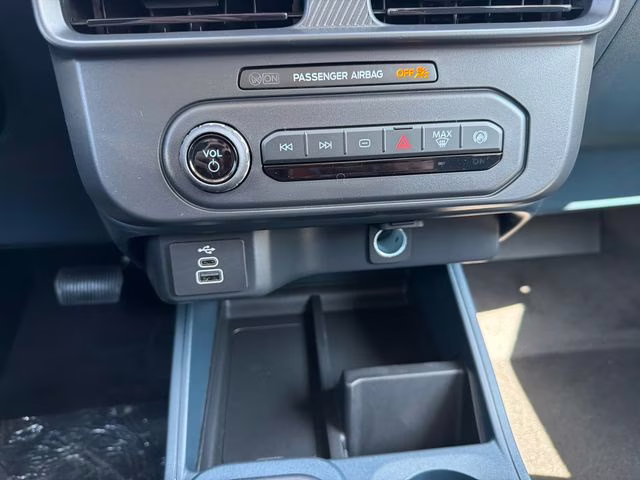2026 Oxford White Ford Maverick XL AWD Truck