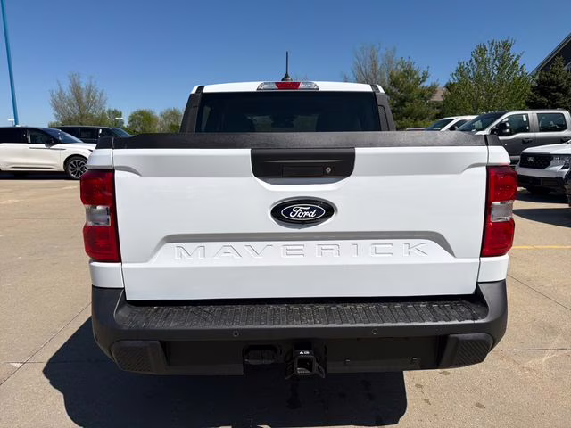 2026 Oxford White Ford Maverick XL AWD Truck