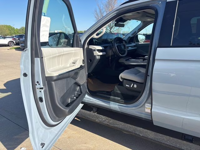 2026 Gray Mist Metallic Tri-Coat Lincoln Navigator Reserve 4X4 SUV