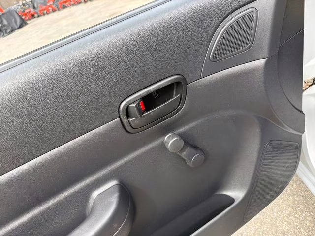 2009 Platinum Silver Metallic + Pearl Hyundai Accent GS FWD Hatchback