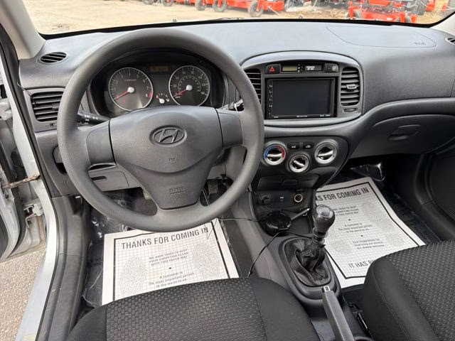 2009 Platinum Silver Metallic + Pearl Hyundai Accent GS FWD Hatchback