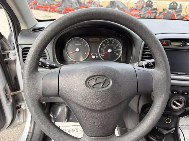 2009 Platinum Silver Metallic + Pearl Hyundai Accent GS FWD Hatchback