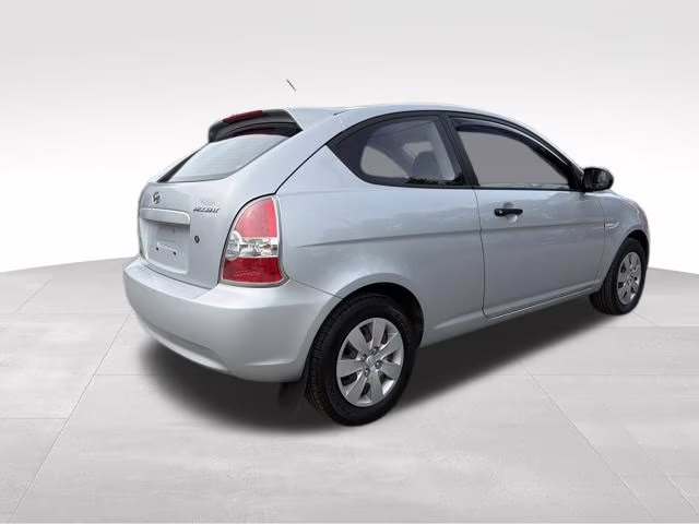 2009 Platinum Silver Metallic + Pearl Hyundai Accent GS FWD Hatchback