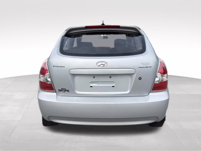 2009 Platinum Silver Metallic + Pearl Hyundai Accent GS FWD Hatchback