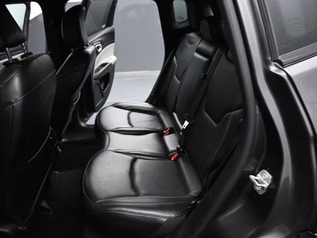 2023 Granite Crystal Metallic Clearcoat Jeep Compass Limited 4X4 SUV