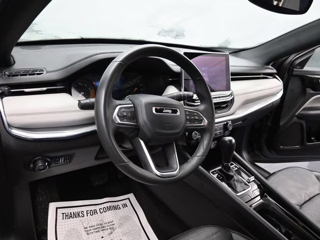 2023 Granite Crystal Metallic Clearcoat Jeep Compass Limited 4X4 SUV