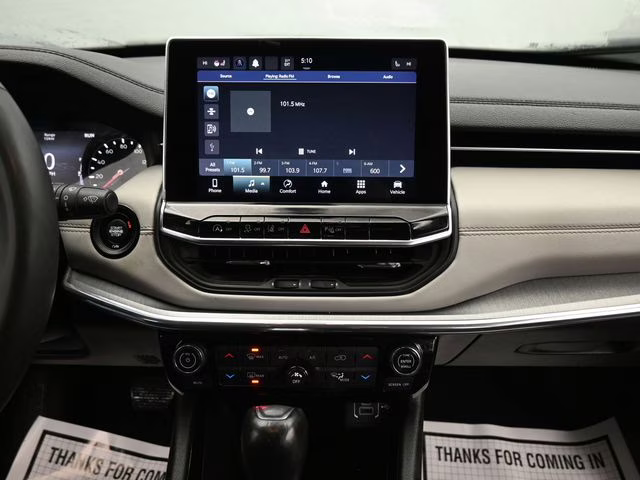 2023 Granite Crystal Metallic Clearcoat Jeep Compass Limited 4X4 SUV