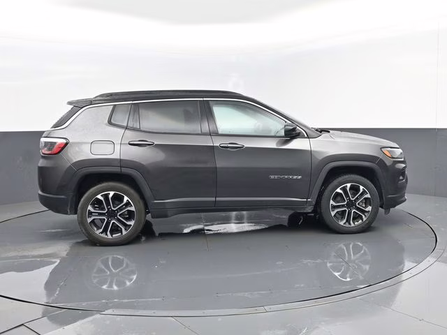 2023 Granite Crystal Metallic Clearcoat Jeep Compass Limited 4X4 SUV