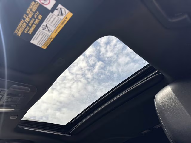 2024 Magnetic Gray Metallic Toyota Highlander Others FWD SUV