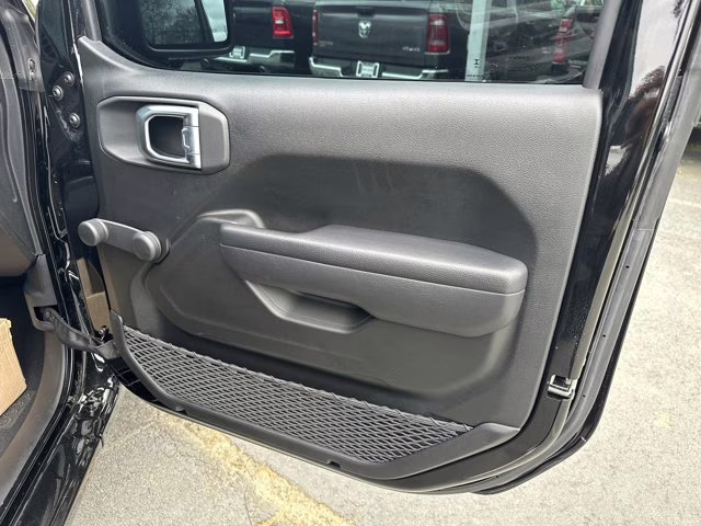 2023 Black Clearcoat Jeep Gladiator Sport 4X4 Truck