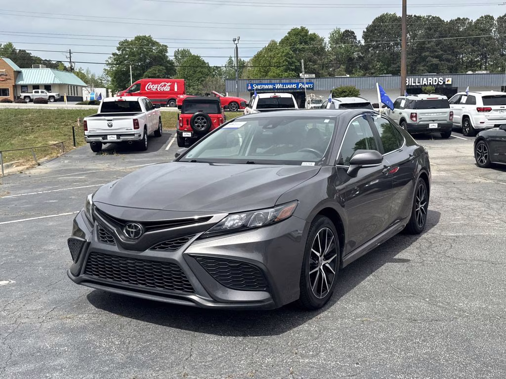2023 Predawn Gray Mica Toyota Camry SE FWD Sedan