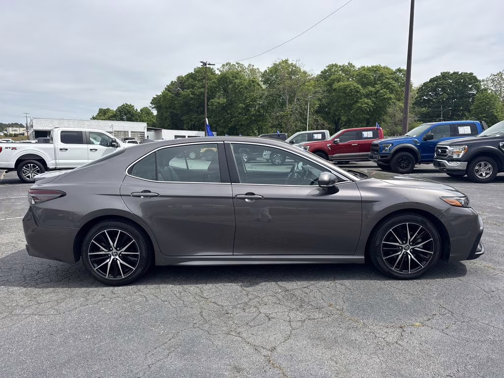 2023 Predawn Gray Mica Toyota Camry SE FWD Sedan