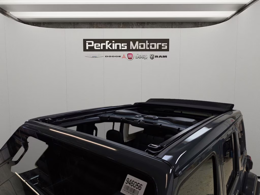 2026 Anvil Clear Coat Jeep Wrangler Rubicon X 4X4 SUV