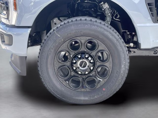 2026 Glacier Gray Metallic Tri-Coat Ford Super Duty F-350 SRW LARIAT 4X4 Truck