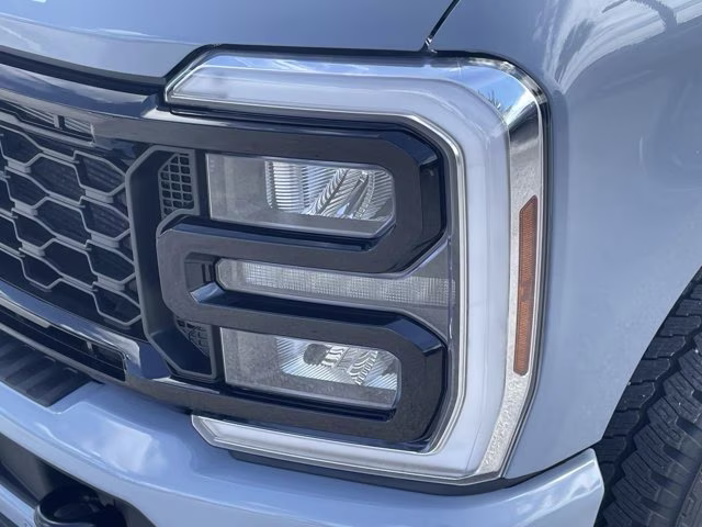 2026 Glacier Gray Metallic Tri-Coat Ford Super Duty F-350 SRW LARIAT 4X4 Truck