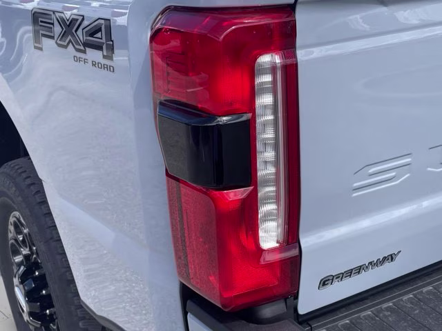 2026 Glacier Gray Metallic Tri-Coat Ford Super Duty F-350 SRW LARIAT 4X4 Truck