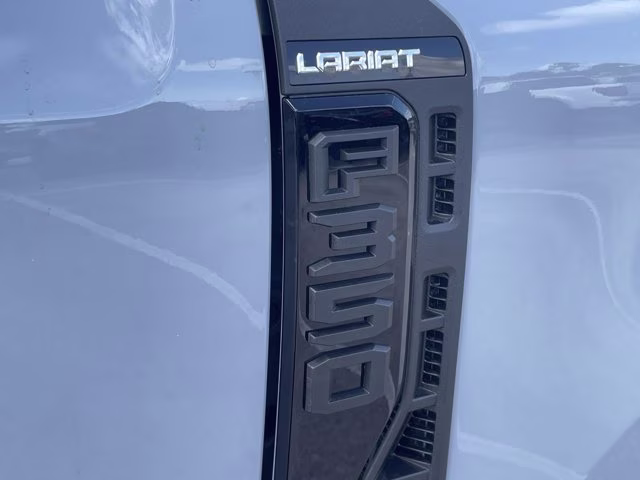 2026 Glacier Gray Metallic Tri-Coat Ford Super Duty F-350 SRW Lariat 4X4 Truck