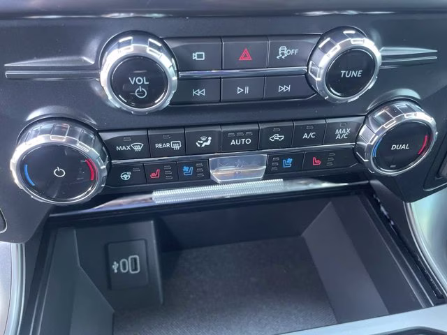 2026 Carbonized Gray Metallic Ford F-150 LARIAT 4X4 Truck