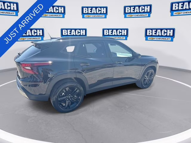 2026 Mosaic Black Metallic Chevrolet Trax ACTIV FWD SUV