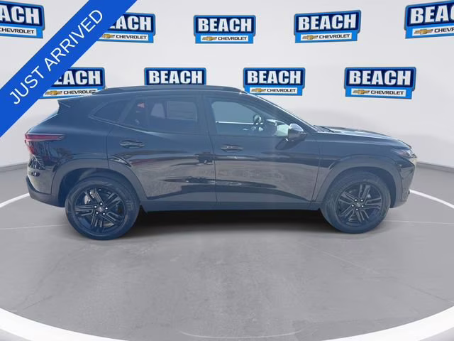 2026 Mosaic Black Metallic Chevrolet Trax ACTIV FWD SUV