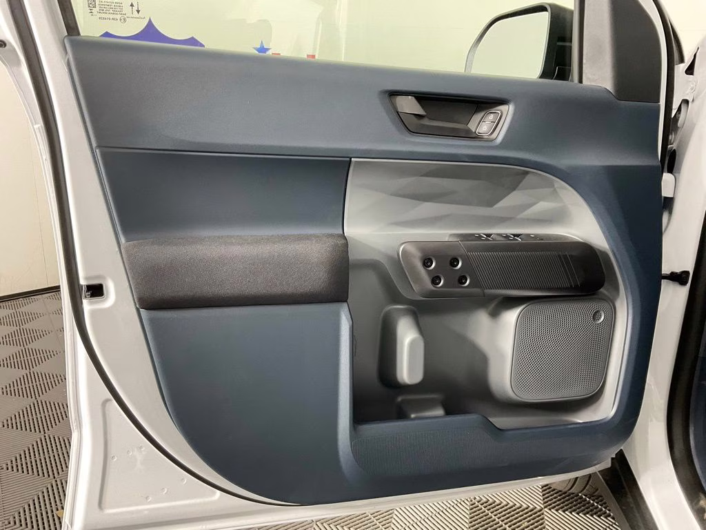 2026 Oxford White Ford Maverick XL FWD Truck