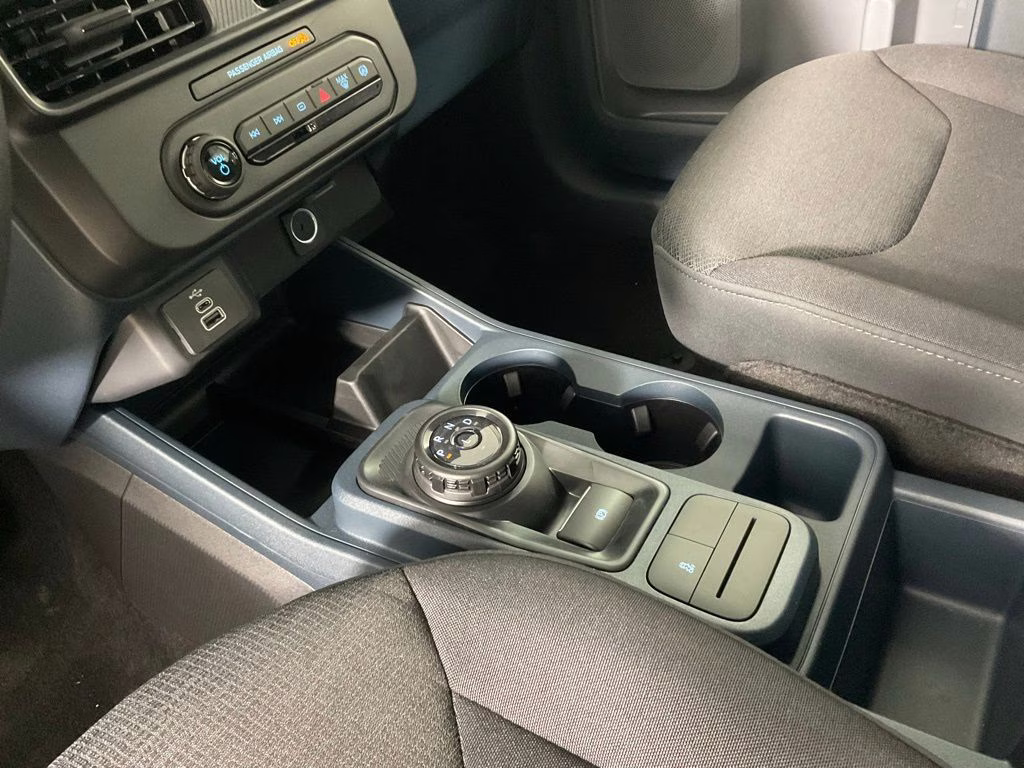 2026 Oxford White Ford Maverick XL FWD Truck